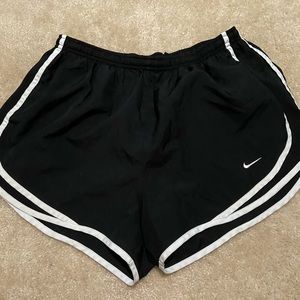 Nike Women's Dry Tempo Shorts